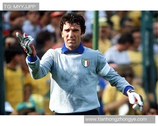 历史十大足球巨星排名揭秘 谁才是真正的球场传奇人物