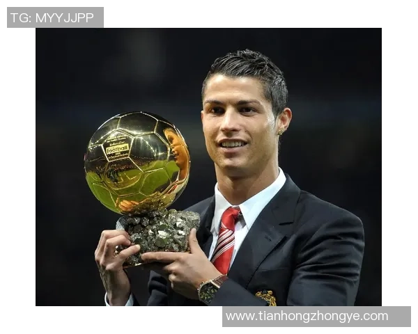 足球巨星退役后重新归来参战引发全球关注与热议